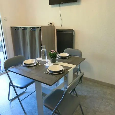 Joli A Front De * Сен-Рафаэль