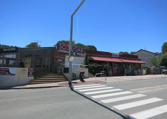 Joli A Front De Saint-Raphael (Var)